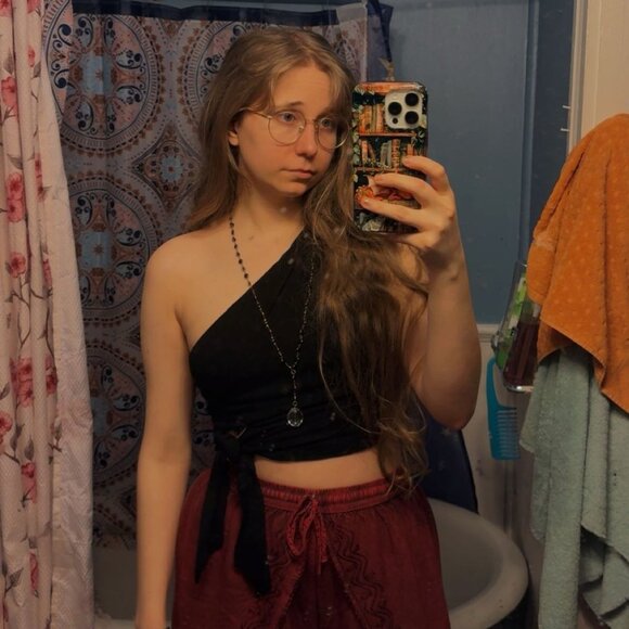 Meet your Posher, Haley - Picture 10 of 13